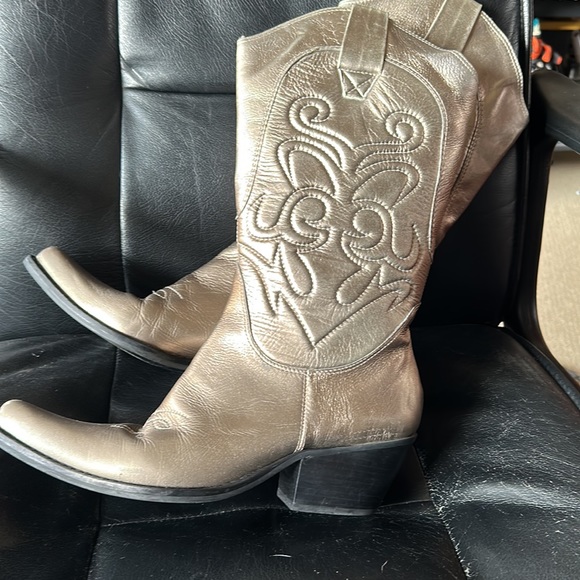 Cowboy Boots - Picture 9 of 11